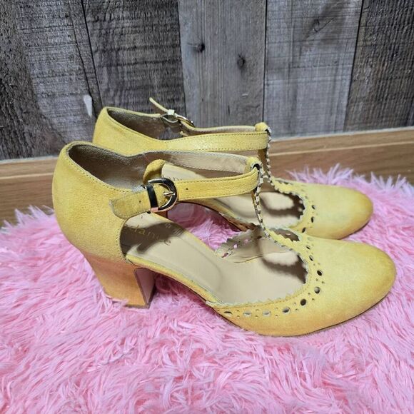 Sundance Mustard Laser Cut Heels Sz 38 - Picture 1 of 7